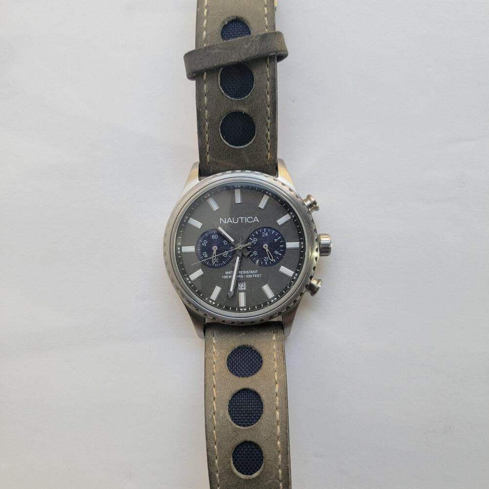 Nautica Mens Watch Gray Dial Silver Case Leather Strap Quartz Chronograph